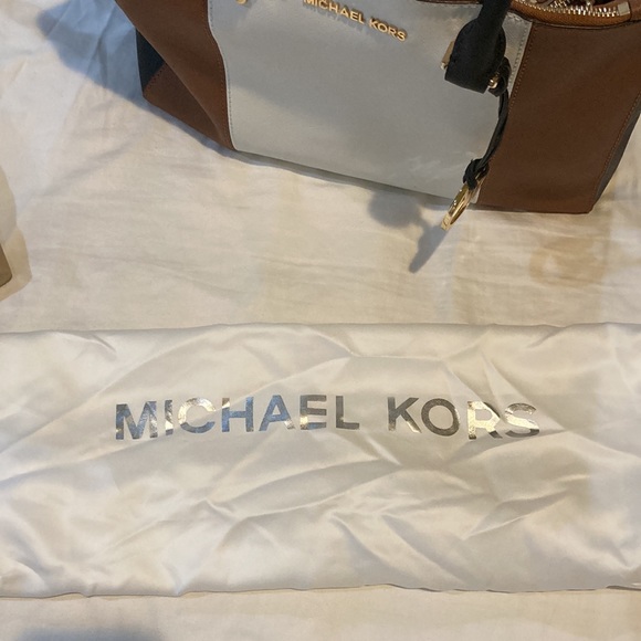 Michael Kors Bag - Picture 2 of 7